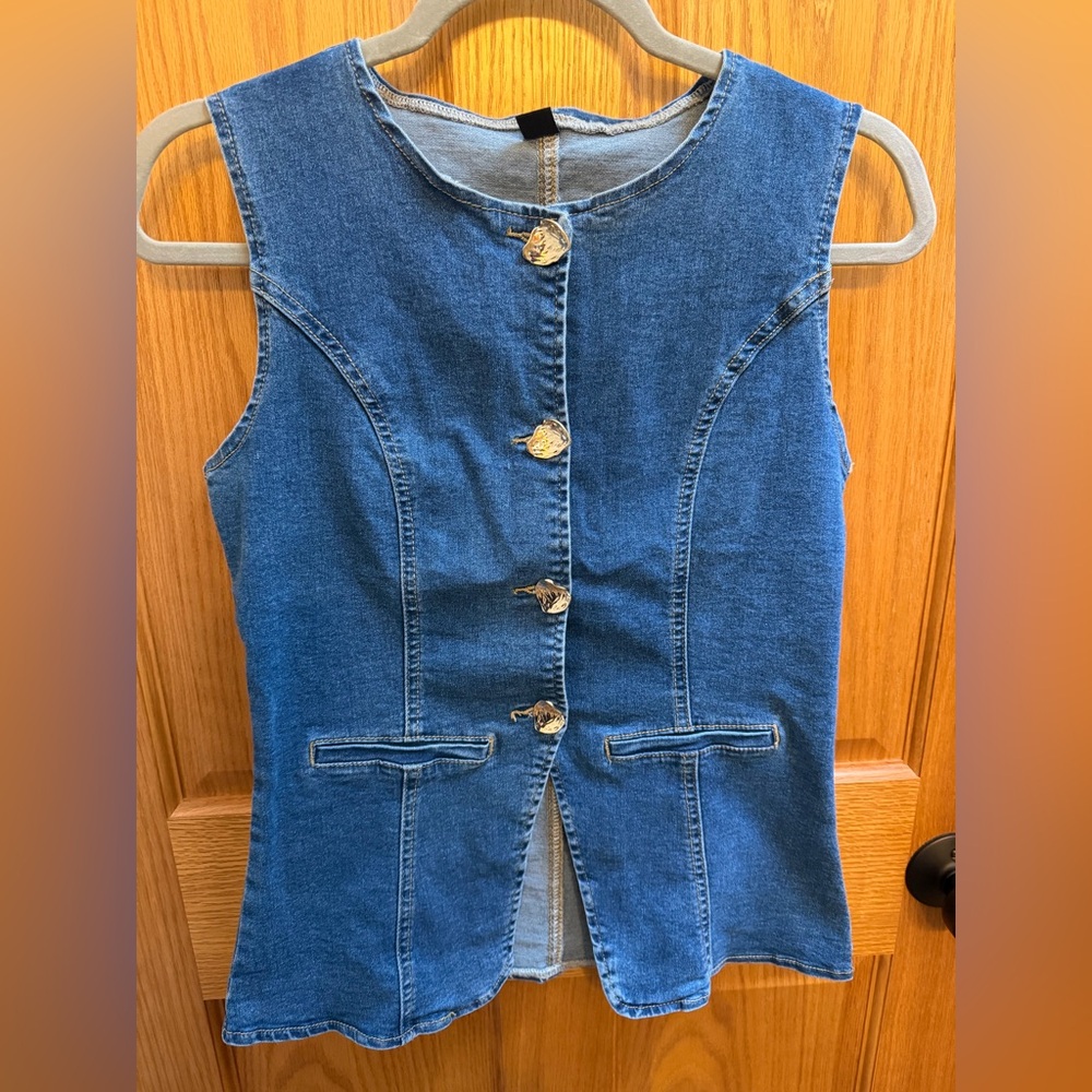 Denim Button-Front Sleeveless Top - Blue